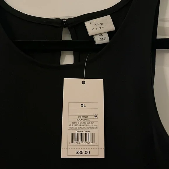 NWT black fitted dress sleeveless cinching on the side - Picture 3 of 8